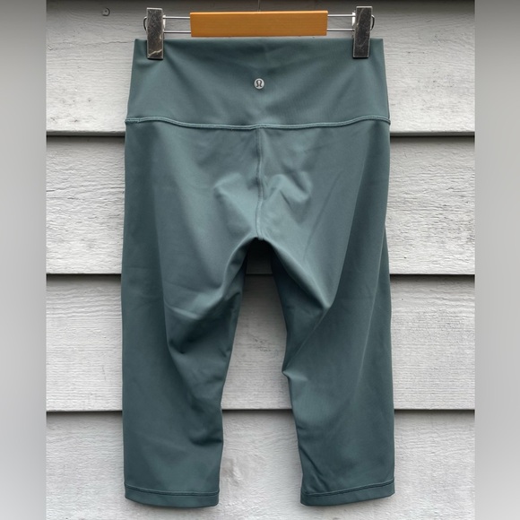 Lululemon Wunder Under High-Rise 1/2 Tight - Picture 6 of 10